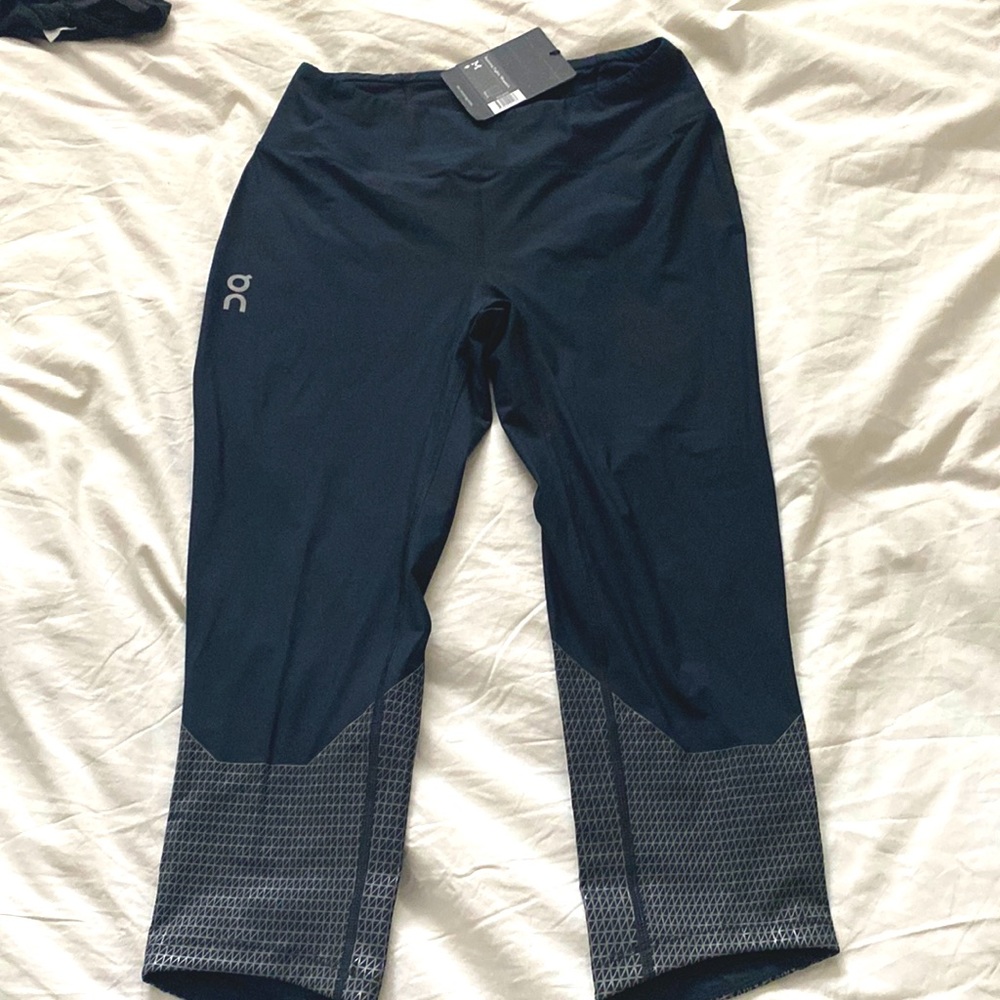 Women’s ON running 7/8 tights . Brand new with tags never worn